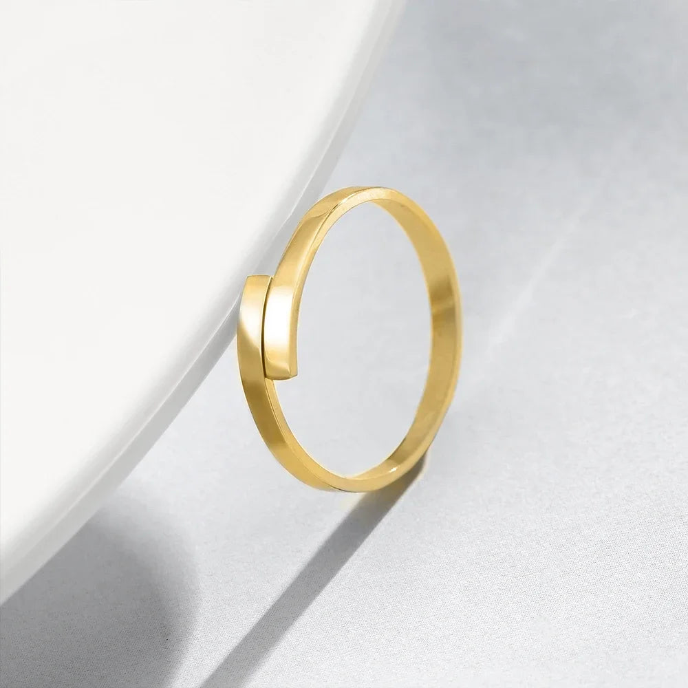 EManco Gold Color Stainless Steel Minimalist Style Geometric Stackable Ring for Dating Social Delicate Fashionable